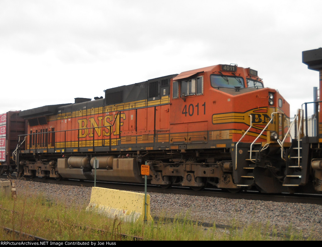 BNSF 4011